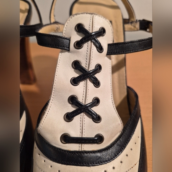 Gianfranco Ferre heels - Picture 3 of 8